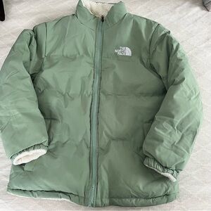 The North Face sage green, reversible quilted puffer jacket a fleece lining sz M
